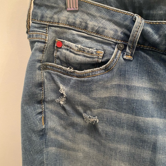 Slink distressed denim jean shorts curvy-16 - Picture 2 of 6